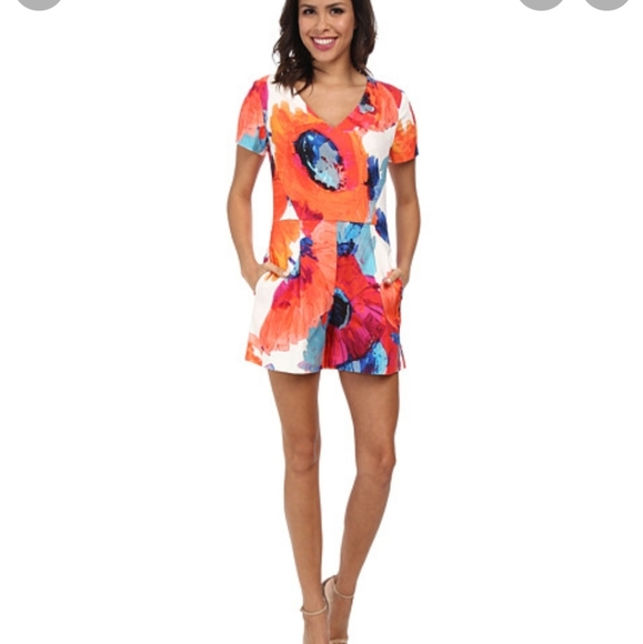 Trina Turk multi color romper, has pockets. Its a size 0 but runs big(2-4) - Picture 2 of 9